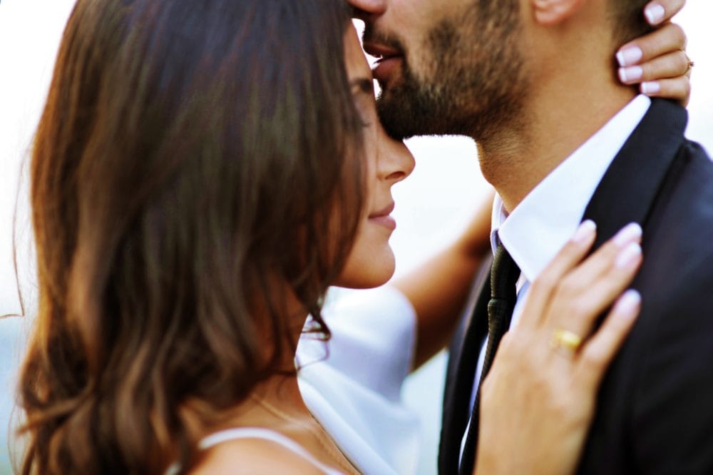 SCENTS THAT MEN LOVE TO SMELL ON WOMEN